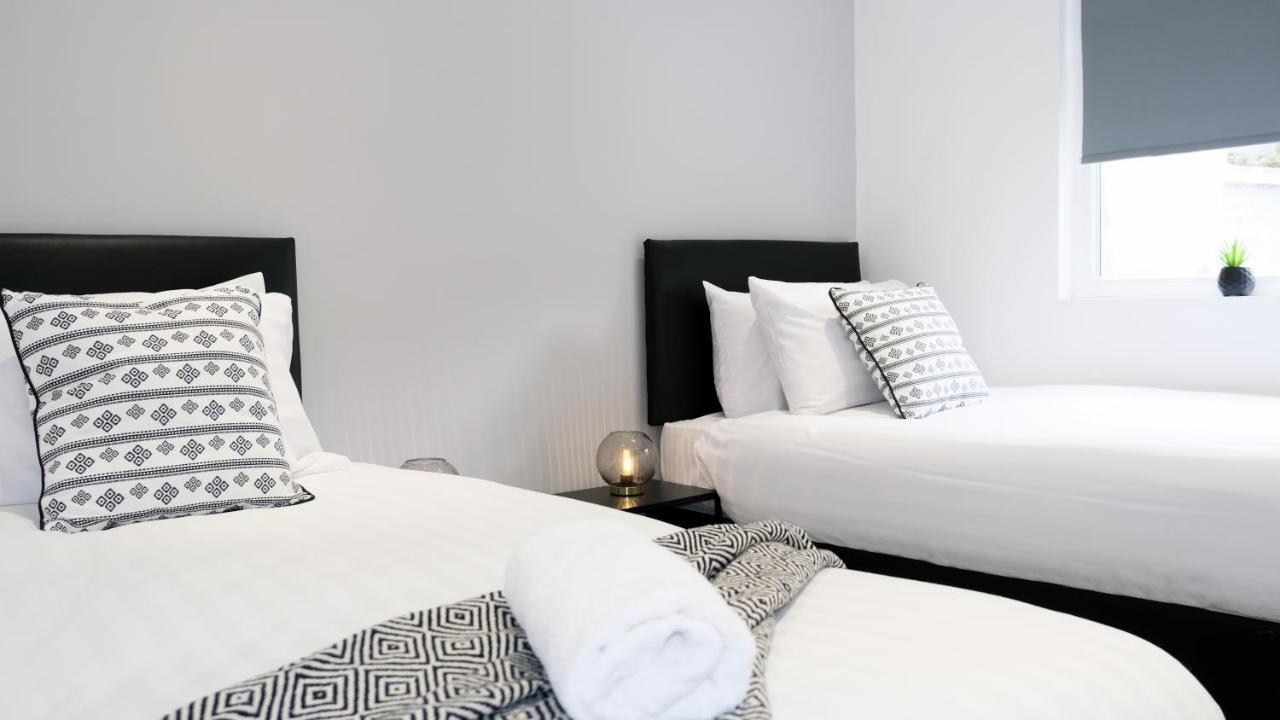 The Kop End Hotel By Serviced Living Liverpool Exterior photo