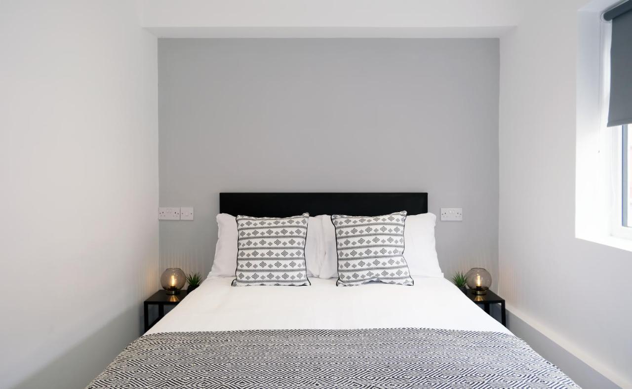 The Kop End Hotel By Serviced Living Liverpool Exterior photo