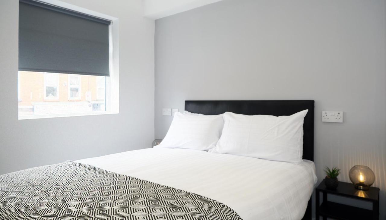 The Kop End Hotel By Serviced Living Liverpool Exterior photo